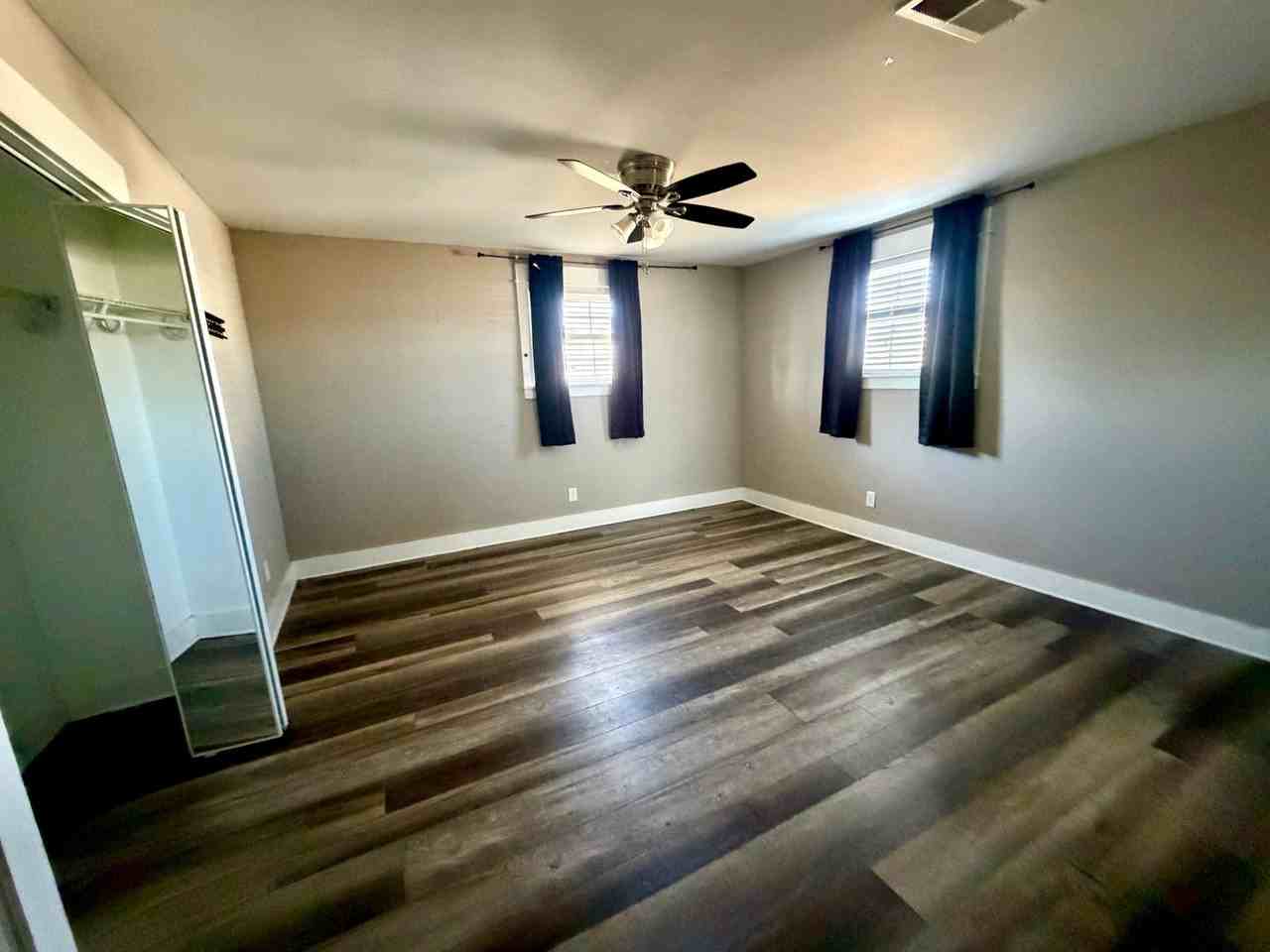 215 Carolina Ave - Photo 4 of 11