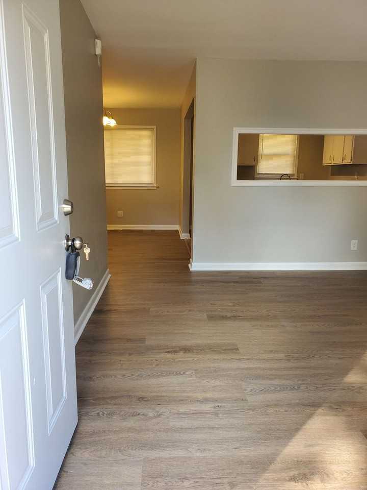 1408 Bardot Ln - Photo 3 of 31