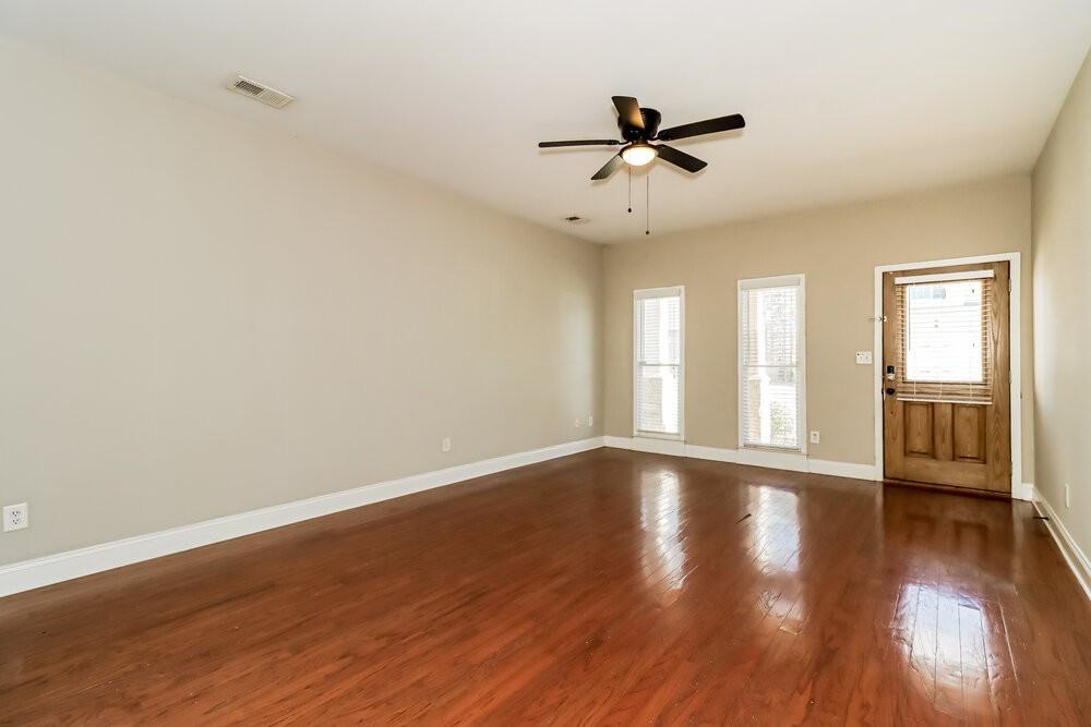 49 Celtic Ct - Photo 4 of 16