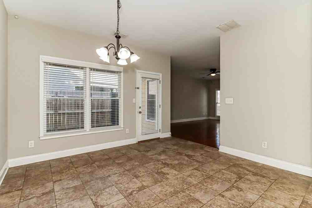 49 Celtic Ct - Photo 7 of 16