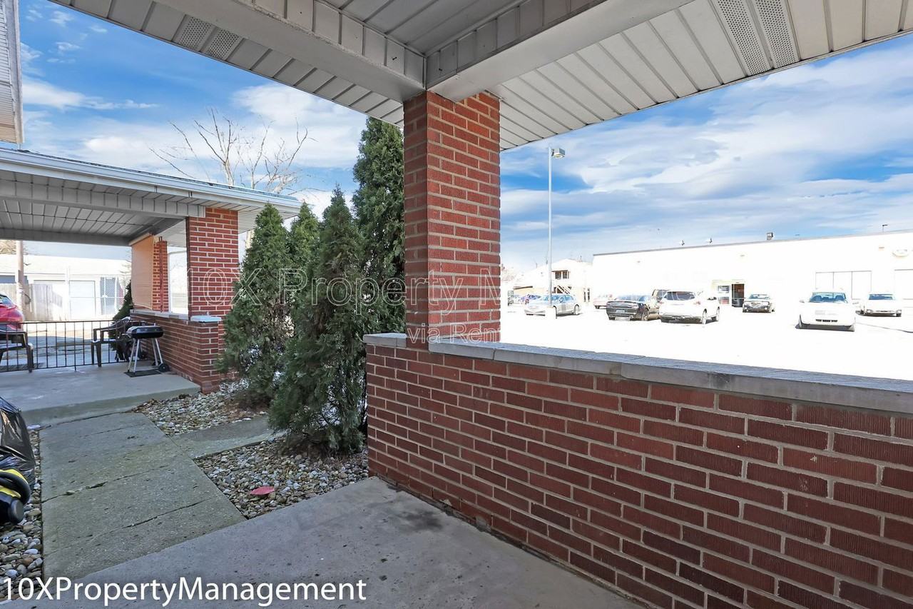 3257 Cleveland Ave #D - Photo 5 of 31