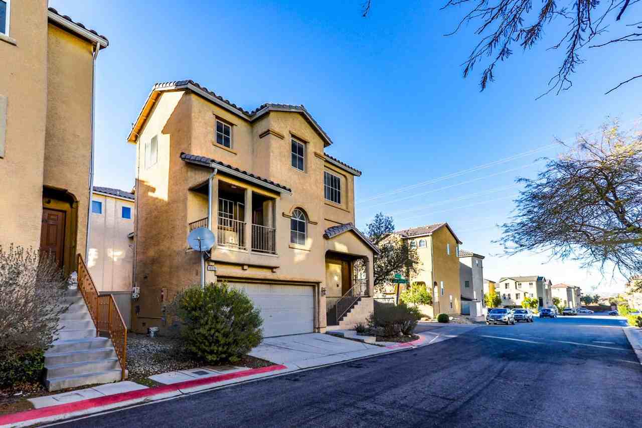 10331 Ladybug Bend St - Photo 2 of 34