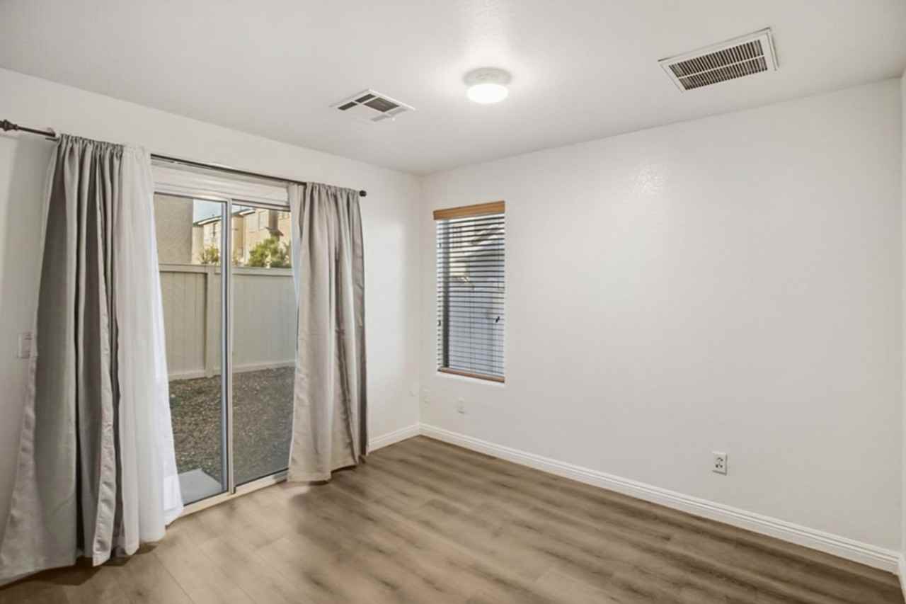 10331 Ladybug Bend St - Photo 4 of 34