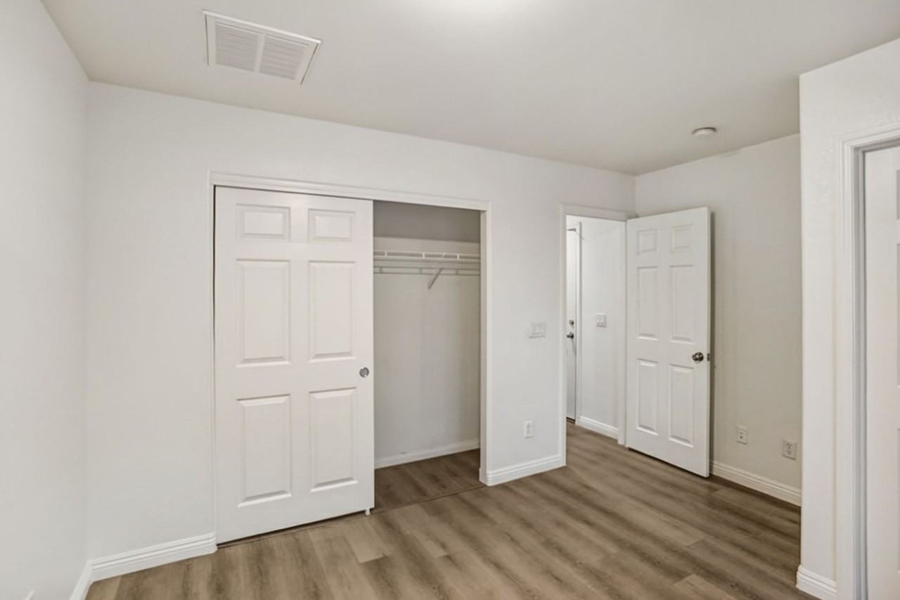 10331 Ladybug Bend St - Photo 5 of 34