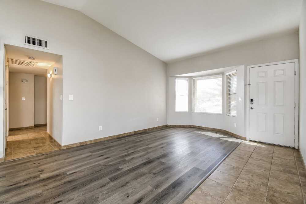 1811 N Cheri Lynn Dr - Photo 3 of 16