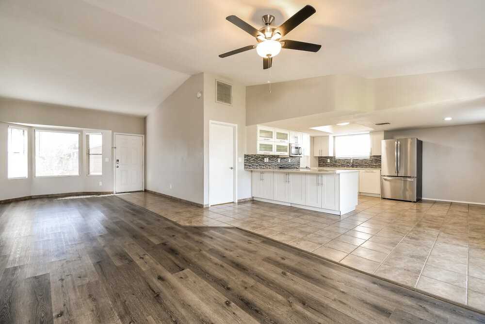 1811 N Cheri Lynn Dr - Photo 4 of 16