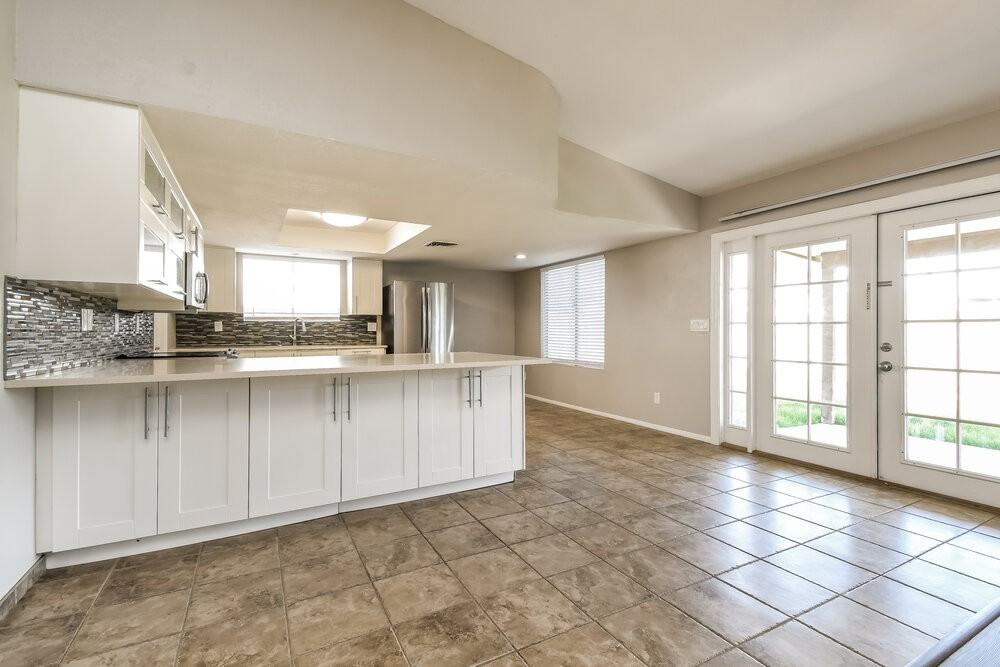 1811 N Cheri Lynn Dr - Photo 5 of 16