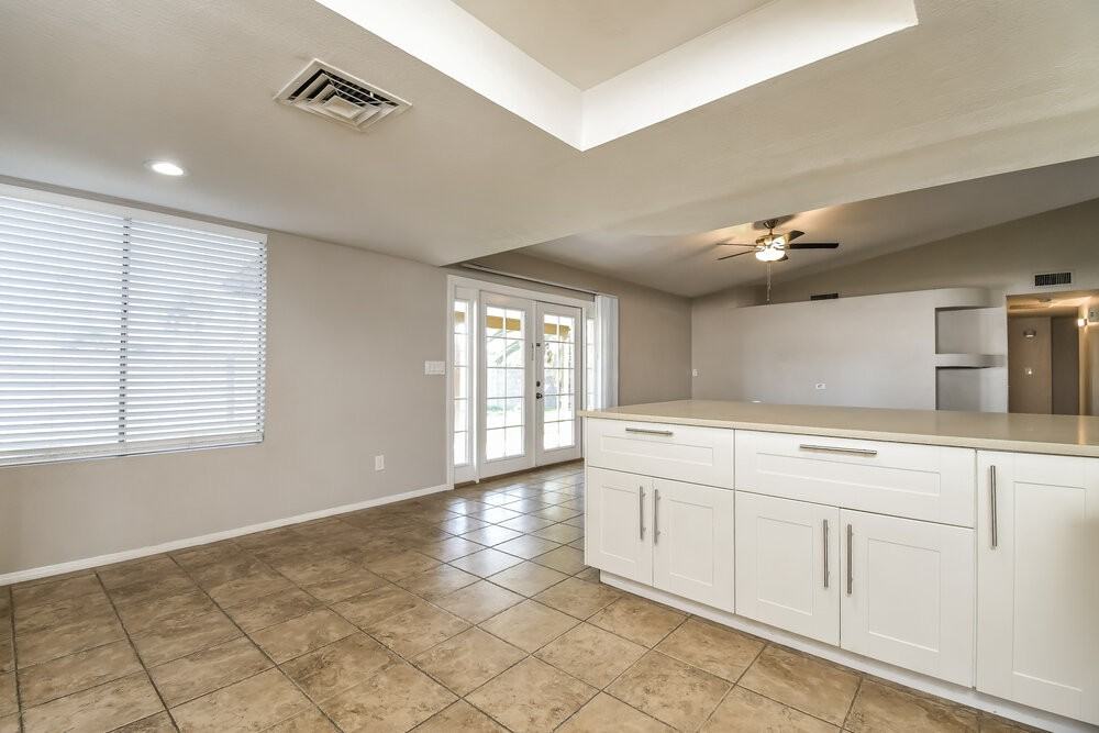 1811 N Cheri Lynn Dr - Photo 6 of 16