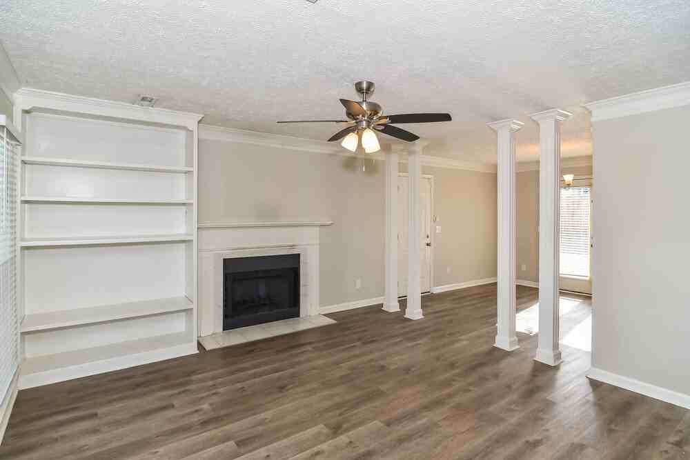 1423 Marymont Dr - Photo 4 of 17