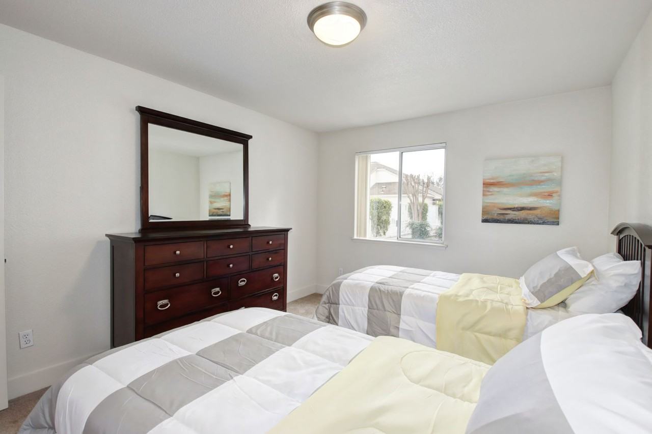 Glacier Point Apartments - Photo 7 of 39