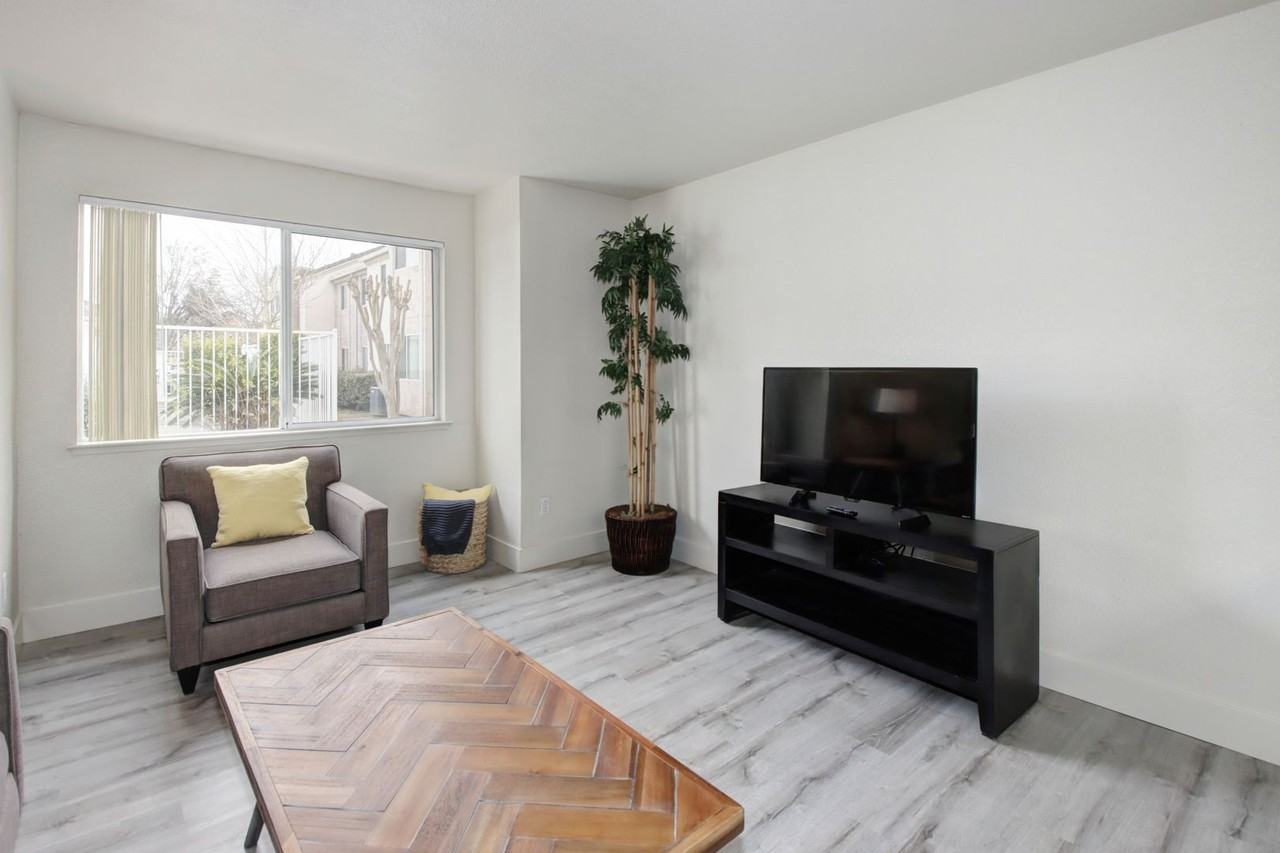 Glacier Point Apartments - Photo 3 of 44