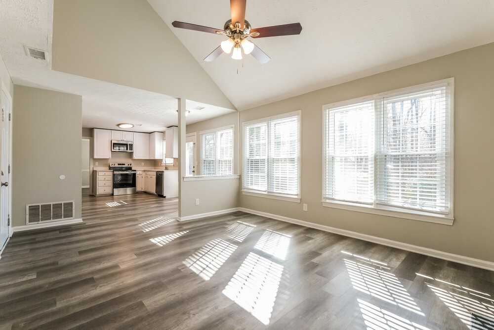 1070 Hunters Creek Ct - Photo 6 of 17