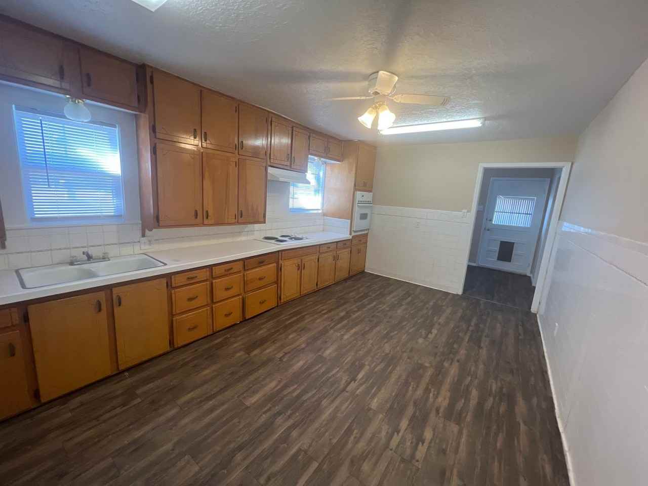 730 W 17th Ln - Photo 2 of 21