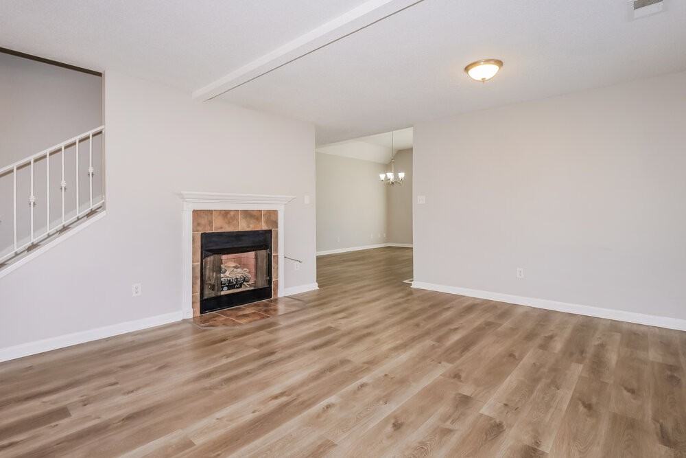 8793 Five Oaks Dr W - Photo 6 of 17