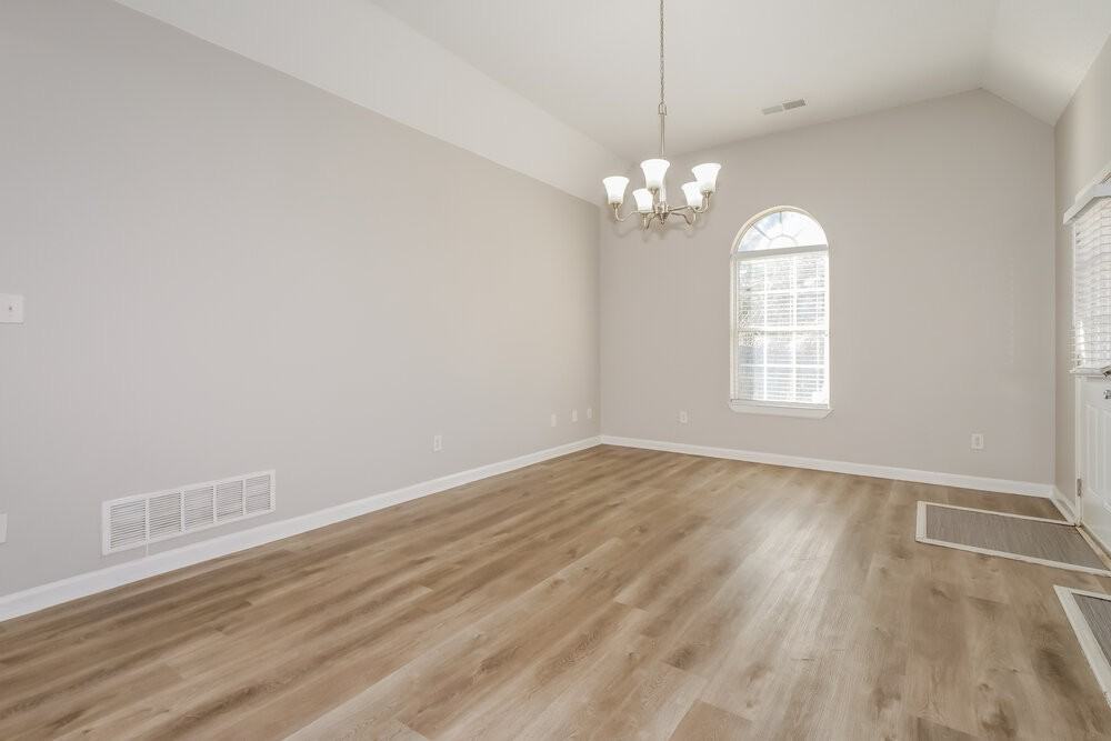 8793 Five Oaks Dr W - Photo 7 of 17