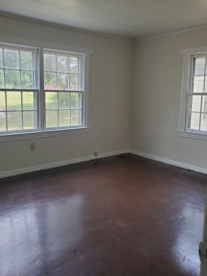 1134 N Jefferson St - Photo 5 of 24