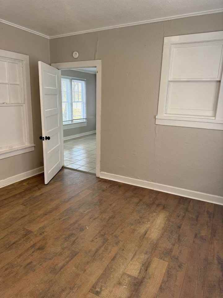 507 S Creek Ave - Photo 5 of 17