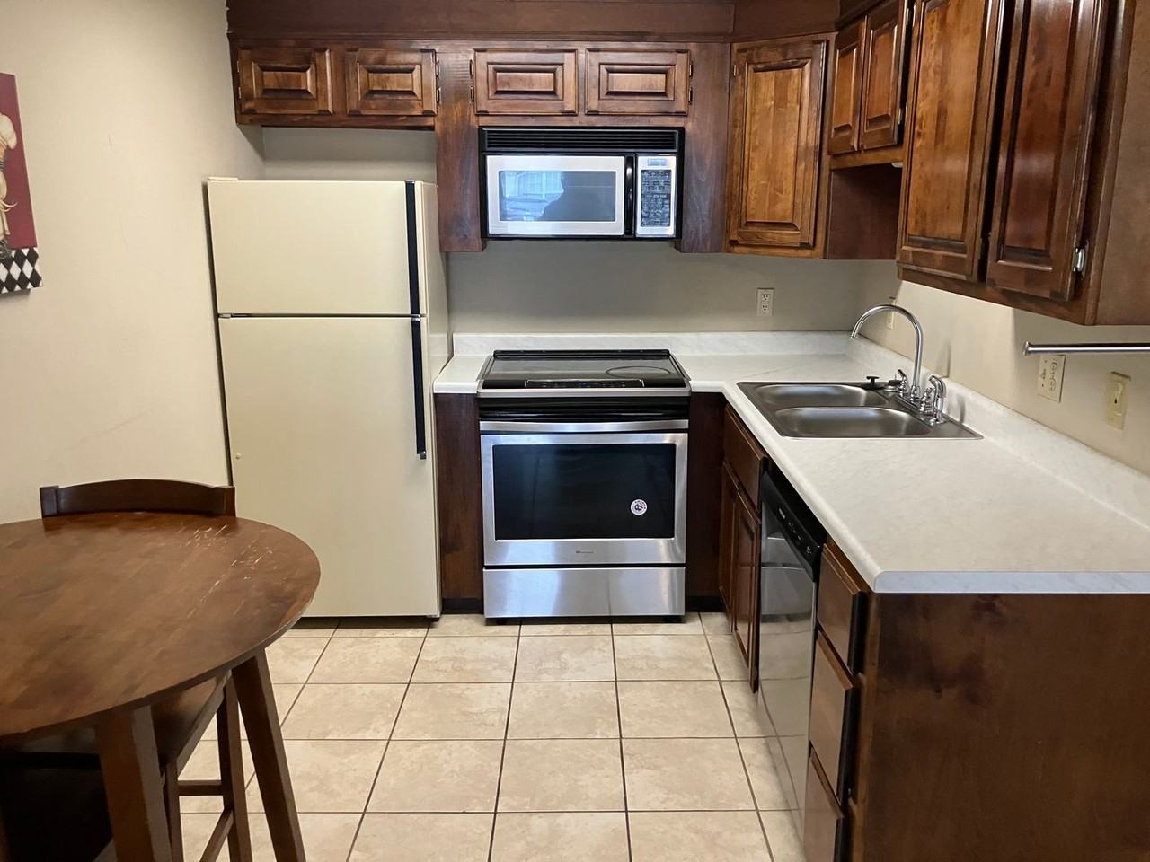 623 N Gloster St #314 - Photo 6 of 10