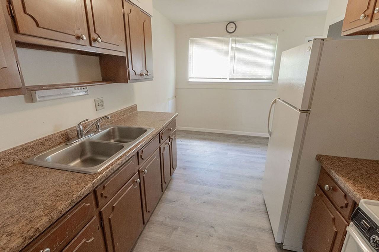 2812 Leeway Dr - Photo 4 of 15