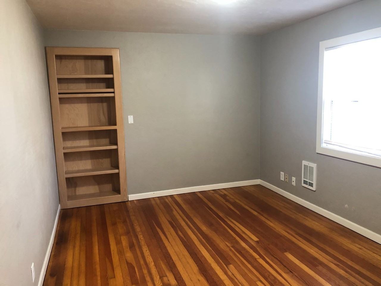 1545 Lincoln St #B - Photo 4 of 17