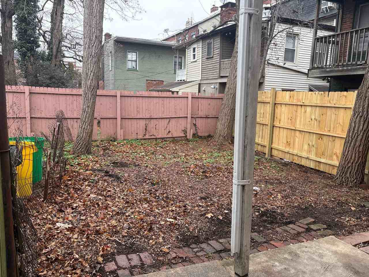 307 W King St - Photo 2 of 3