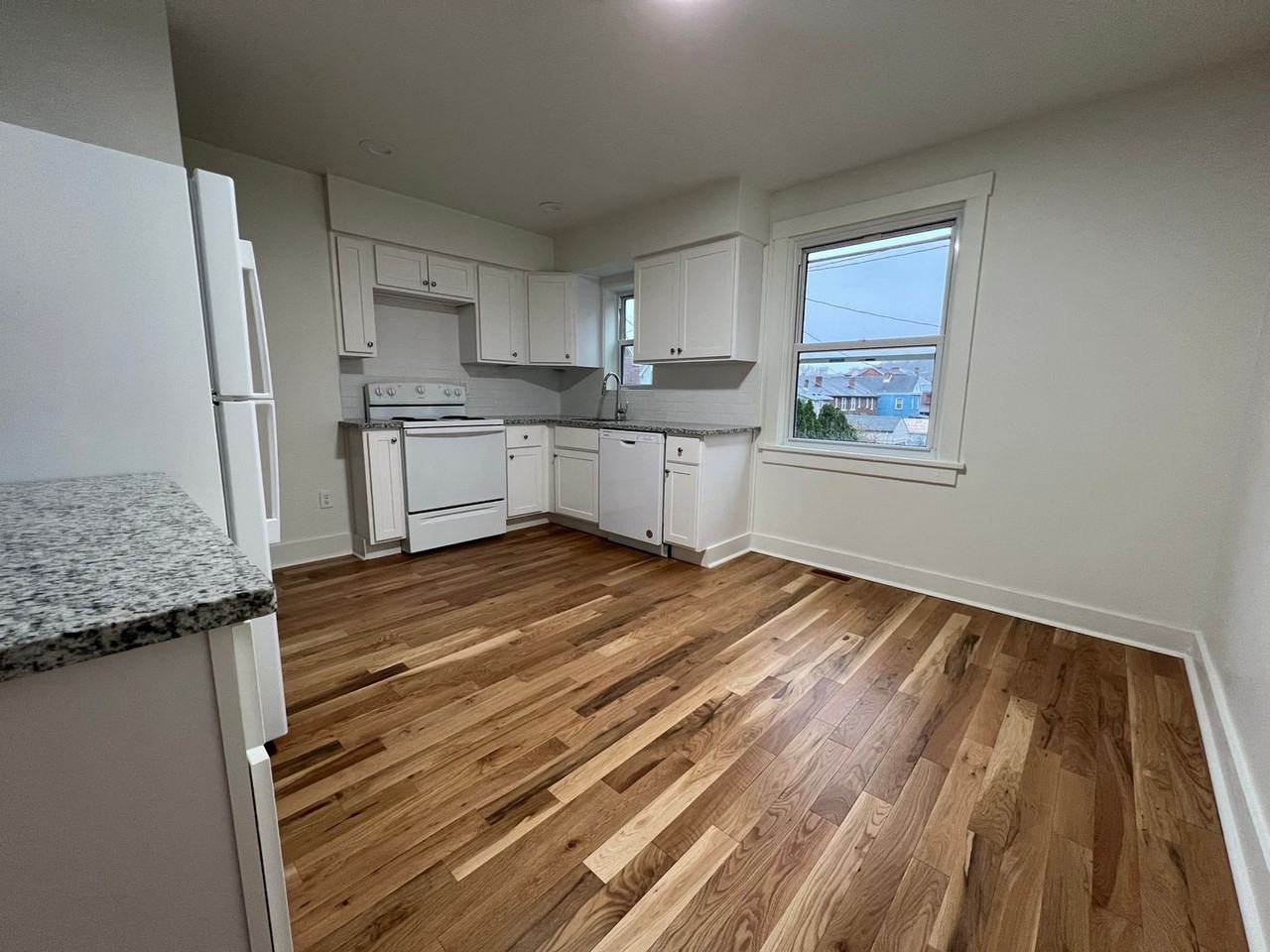 6730 Greenwood St - Photo 6 of 12