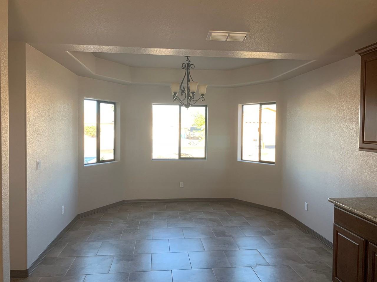 3560 Mockingbird Dr - Photo 5 of 18