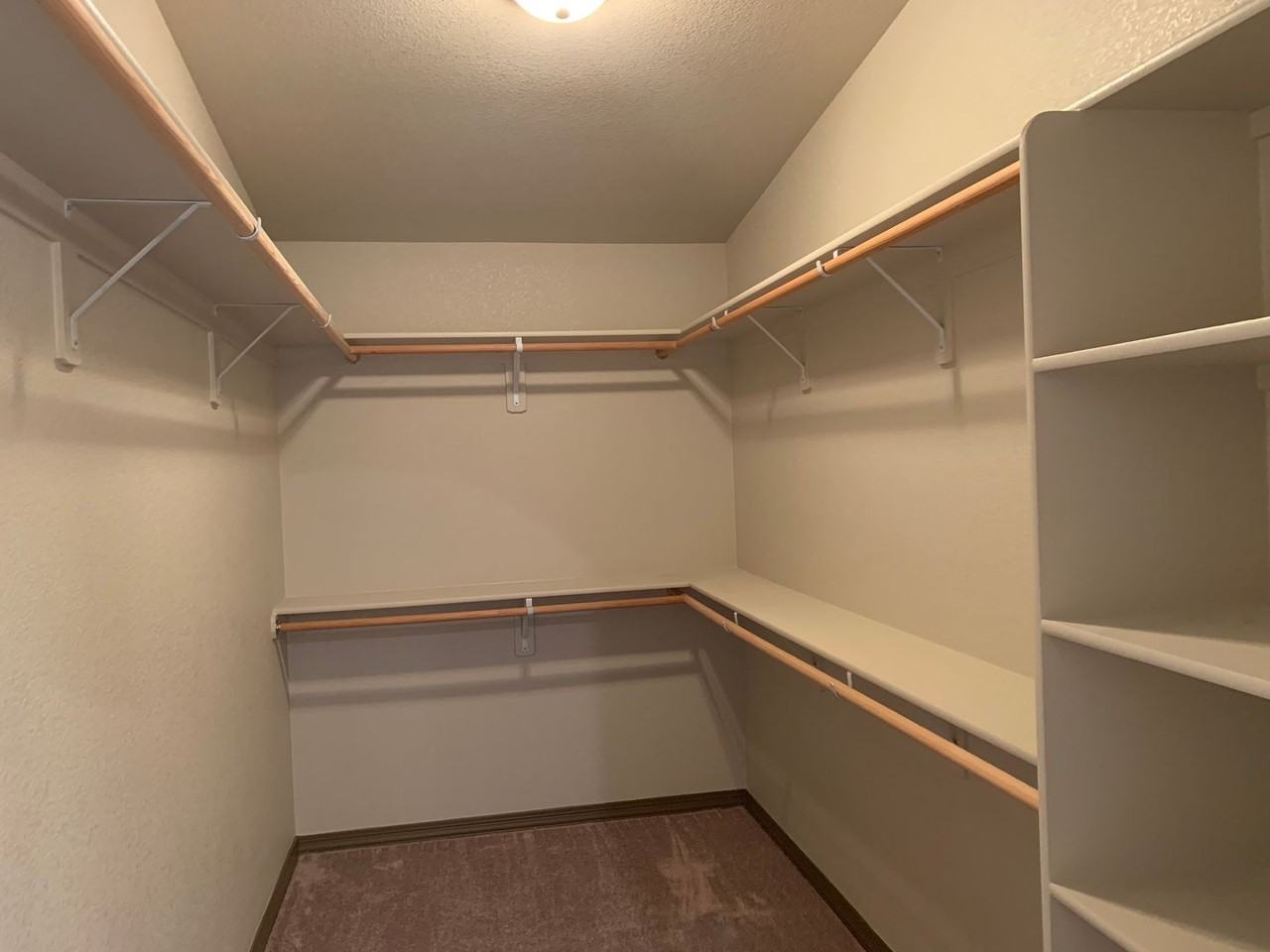 3560 Mockingbird Dr - Photo 7 of 18