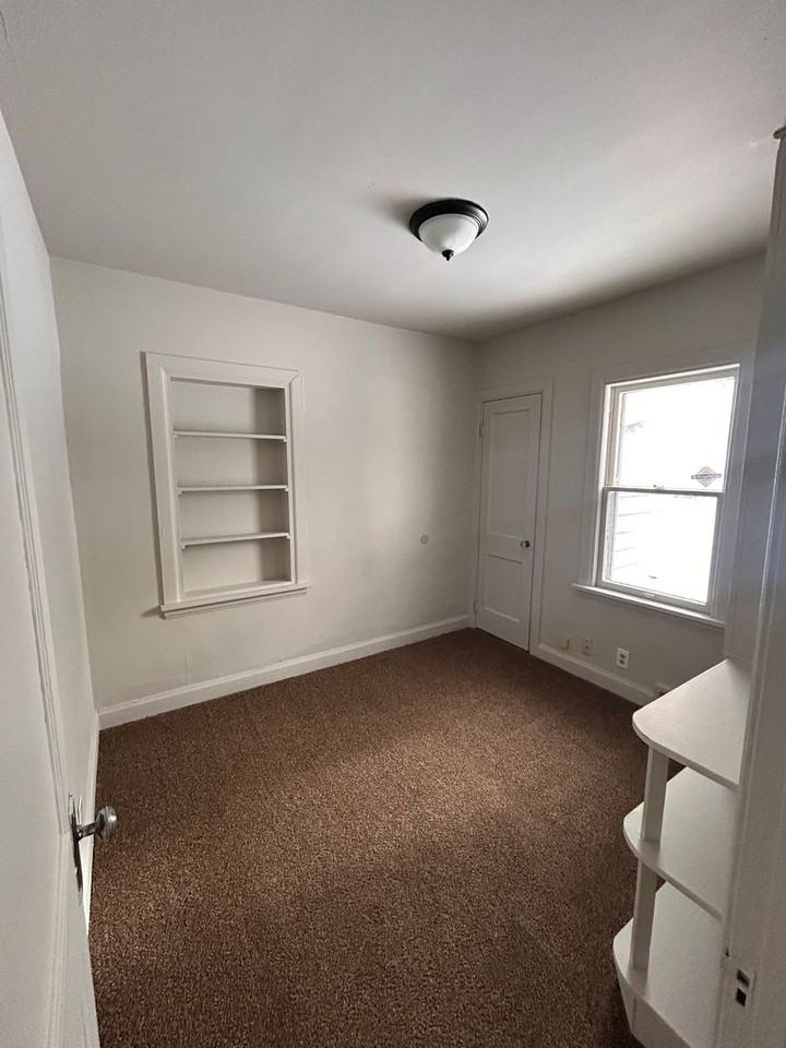 540 Congress Ave - Photo 4 of 9