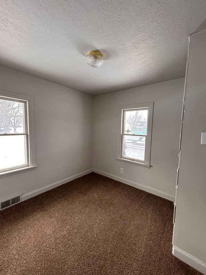 540 Congress Ave - Photo 5 of 9