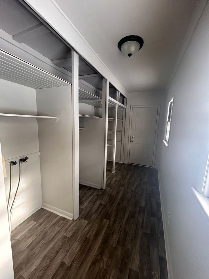 540 Congress Ave - Photo 7 of 9