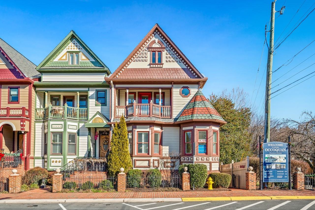 211 Mill St - Photo 3 of 50