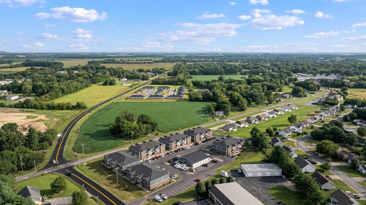 Franklin Oaks Apartments - Photo 2 of 27