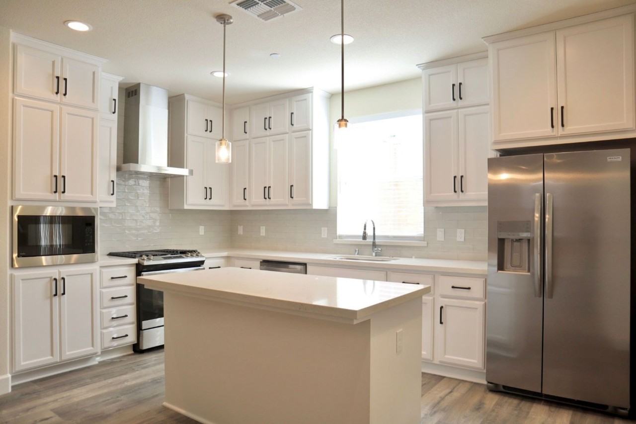 60 Aventura Cmn - Photo 5 of 27