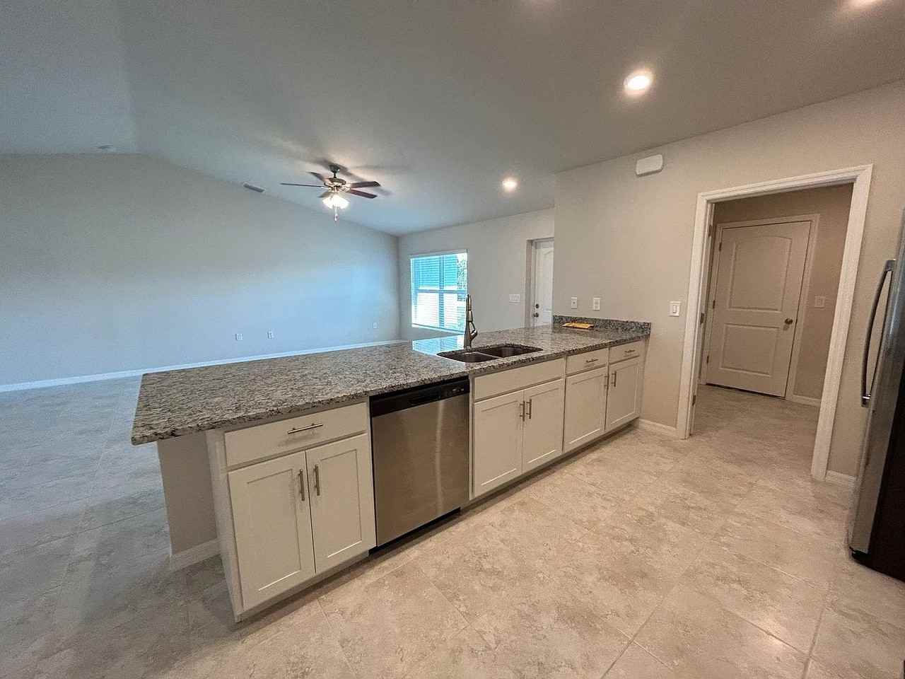 1513 Ne 35th Ln - Photo 3 of 20