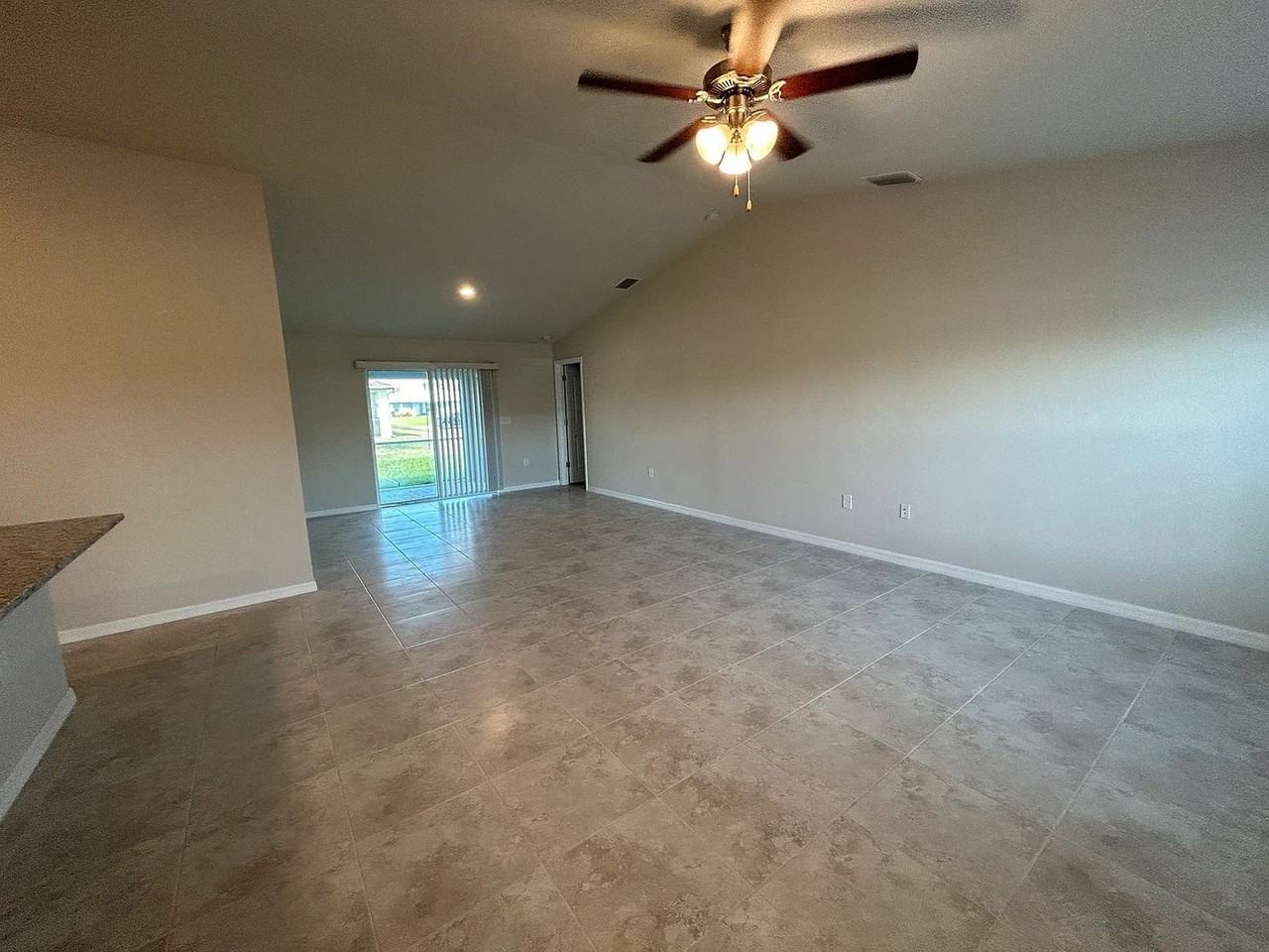 1513 Ne 35th Ln - Photo 5 of 20