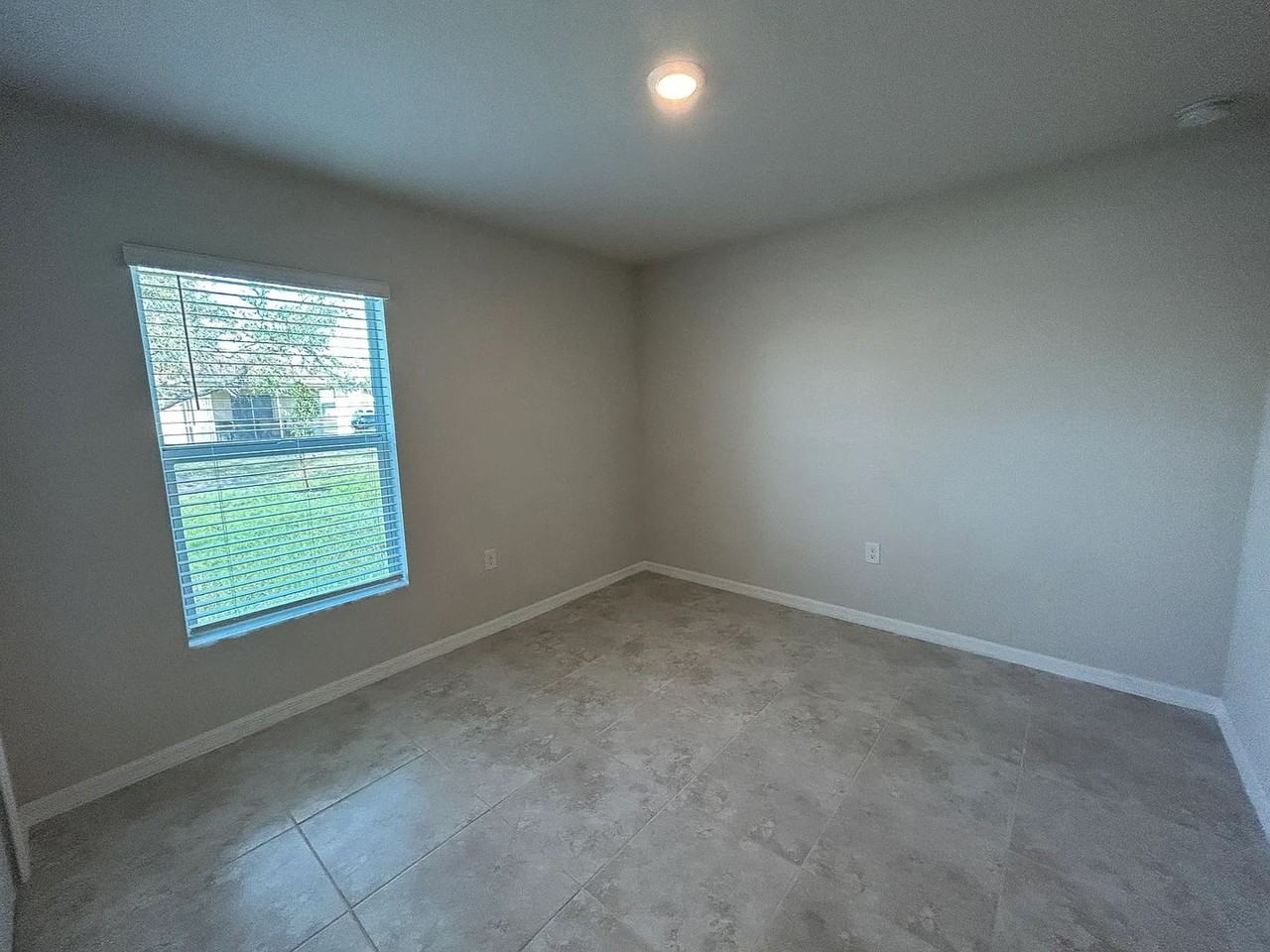 1513 Ne 35th Ln - Photo 7 of 20