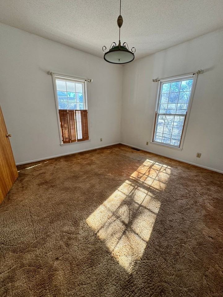 117 N Church St - Photo 3 of 16