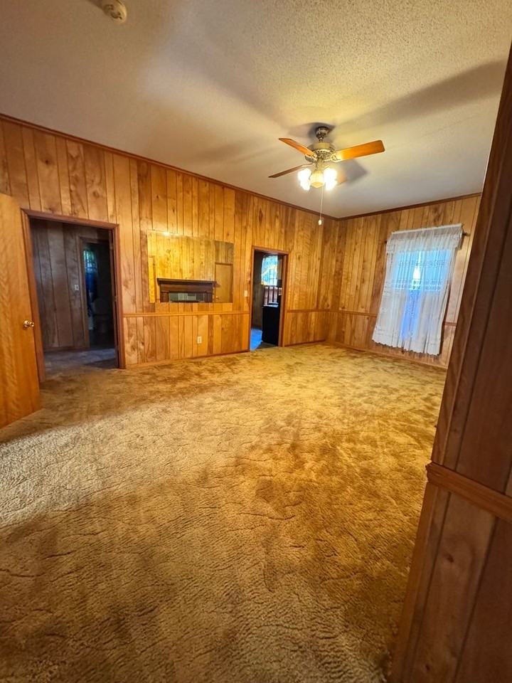 117 N Church St - Photo 6 of 16