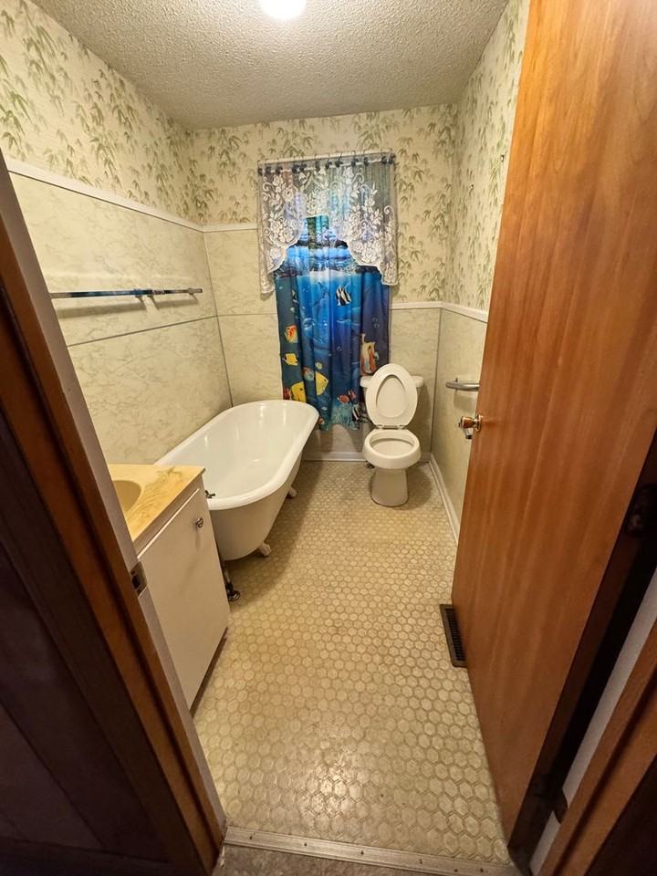 117 N Church St - Photo 7 of 16