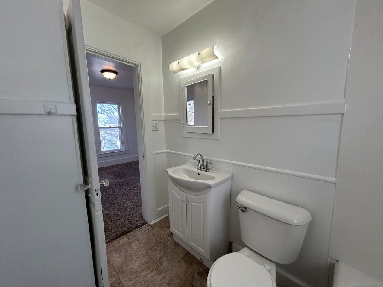 1608 E 12th St - Photo 5 of 12