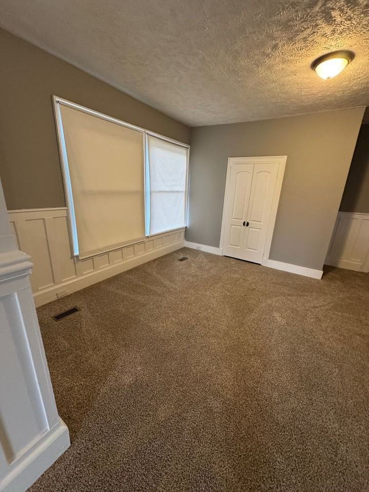 407 W Forest Ave - Photo 5 of 25