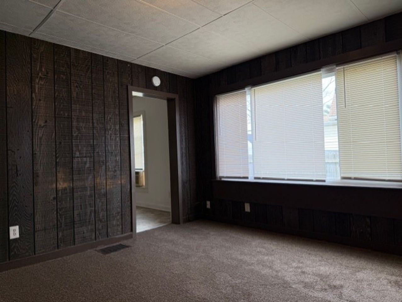 1961 Kenton St - Photo 4 of 13