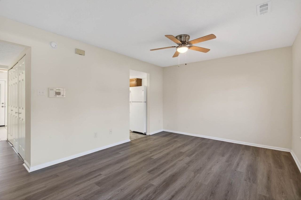 83 Lucinda Ct - Photo 2 of 16