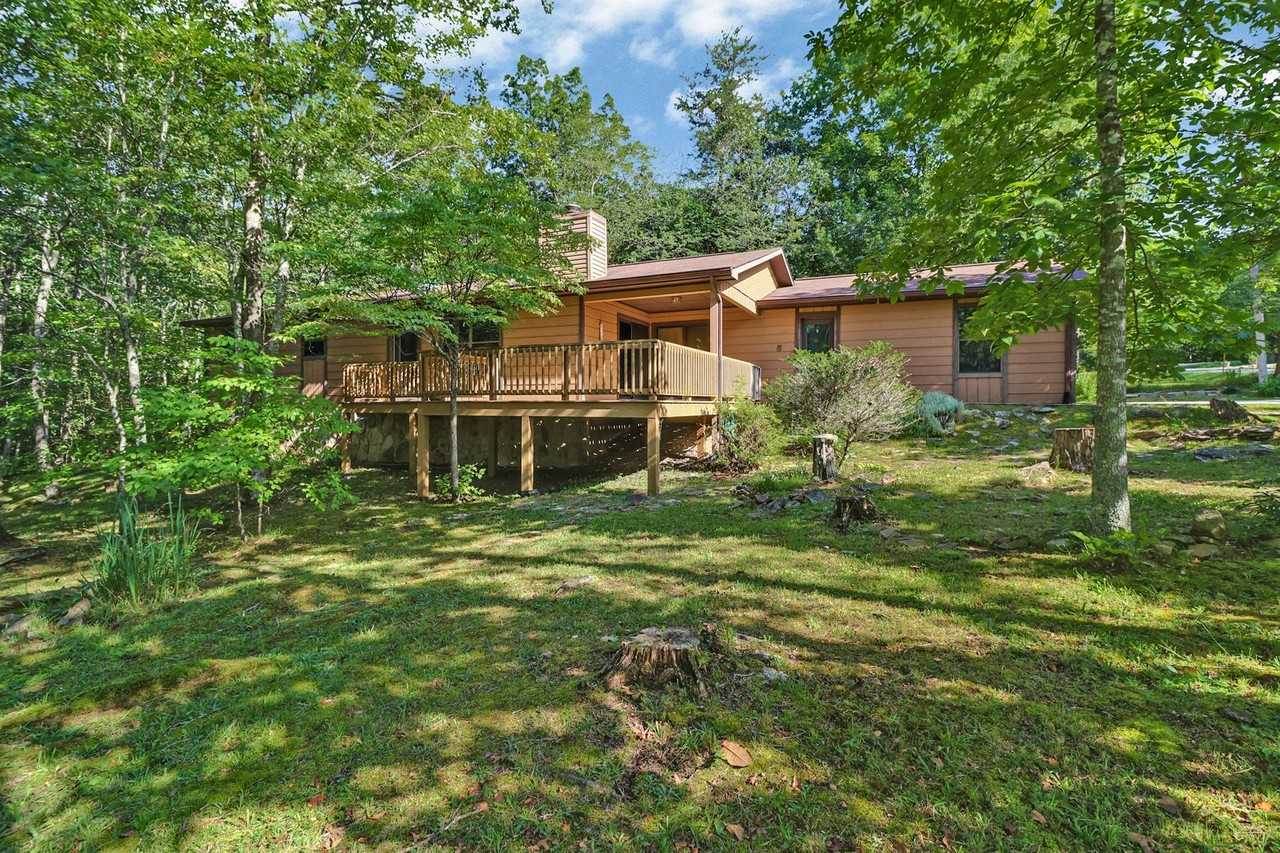 146 Fairhaven Dr - Photo 2 of 24