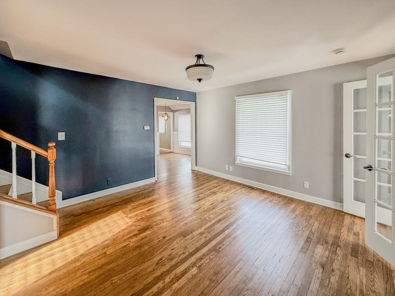 49 Hovey St - Photo 3 of 33