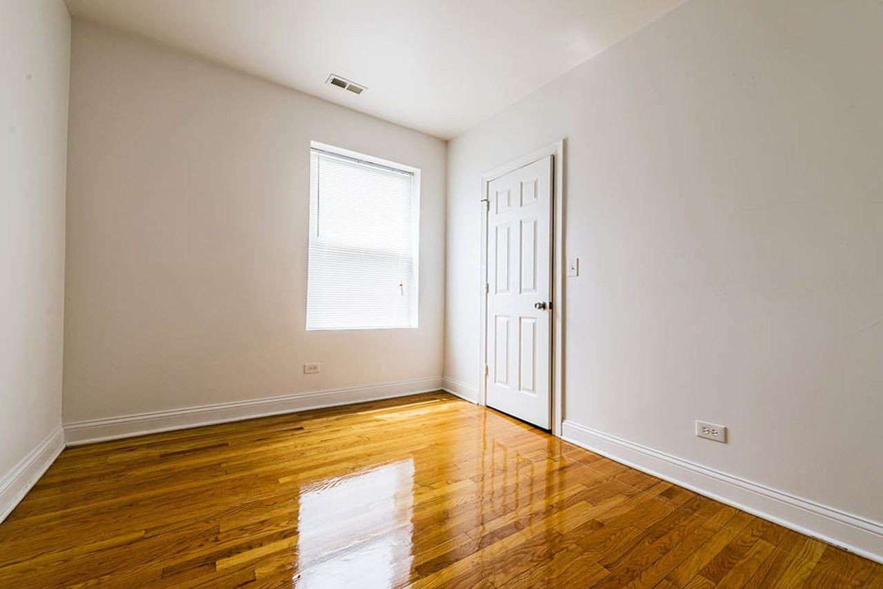 6954 S Calumet Ave 326 E 70th St Chicago, IL 60637 - Photo 4 of 19