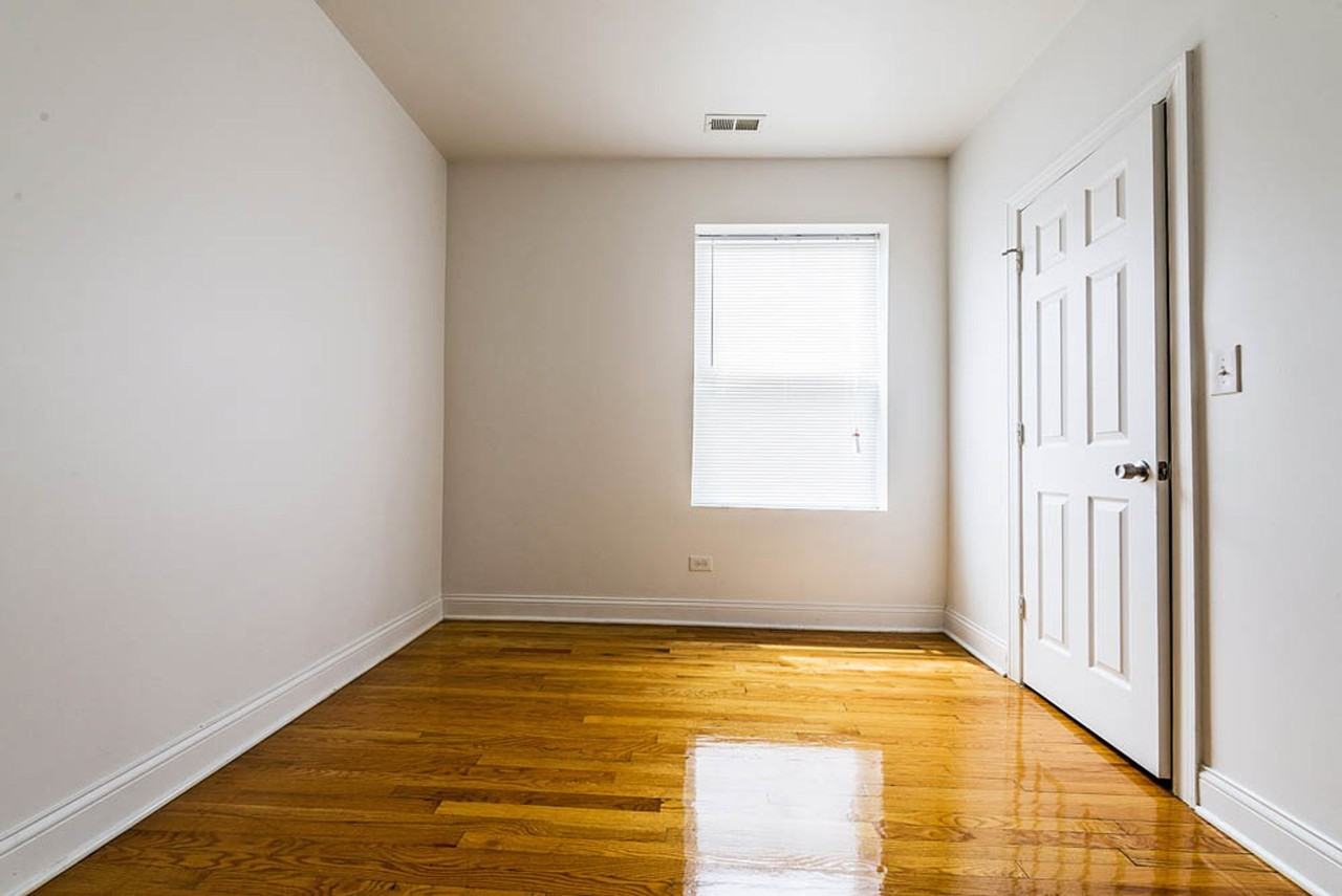 6954 S Calumet Ave 326 E 70th St Chicago, IL 60637 - Photo 5 of 19