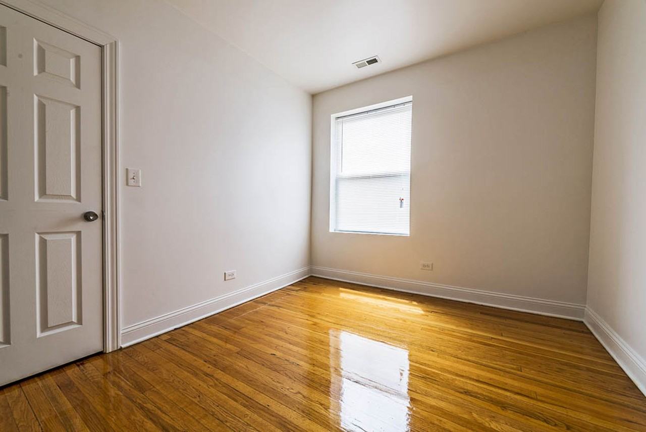 6954 S Calumet Ave 326 E 70th St Chicago, IL 60637 - Photo 6 of 19