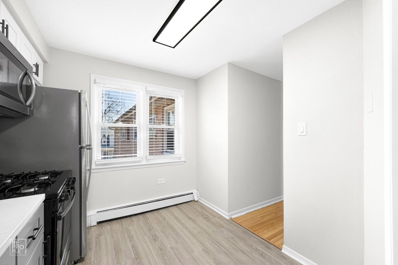 7620 S Coles Chicago, IL 60649 - Photo 5 of 19